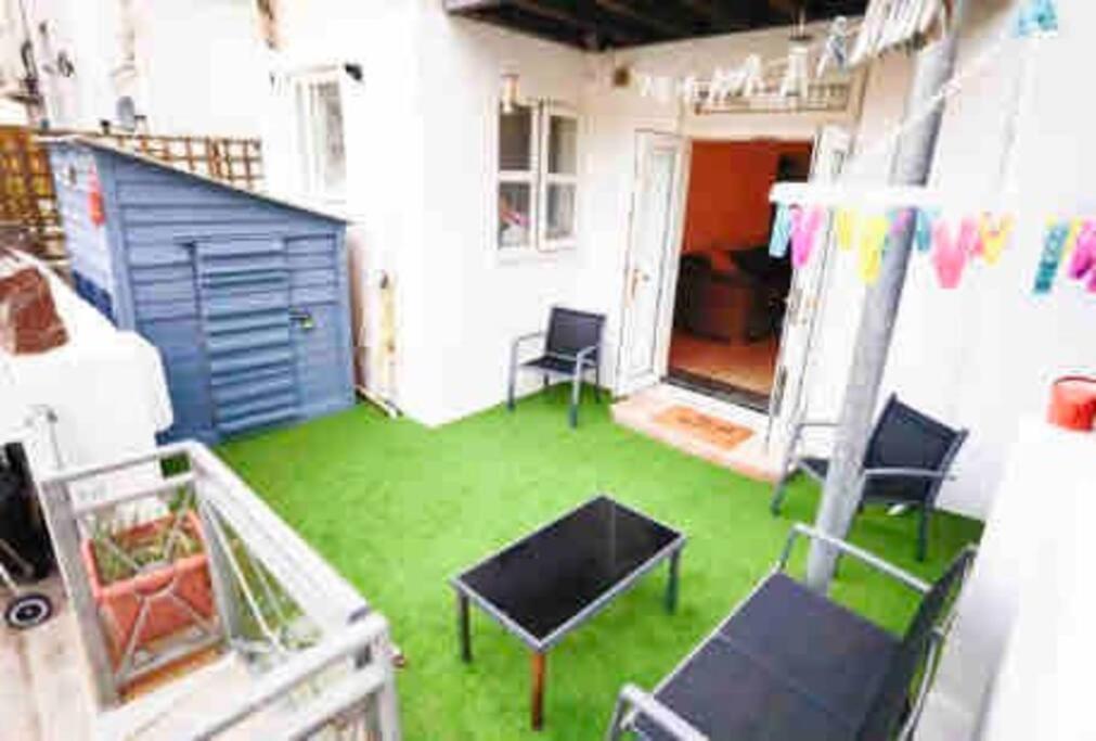 Lovely Two Bedroom Apartment, With Private Garden! Торки Экстерьер фото
