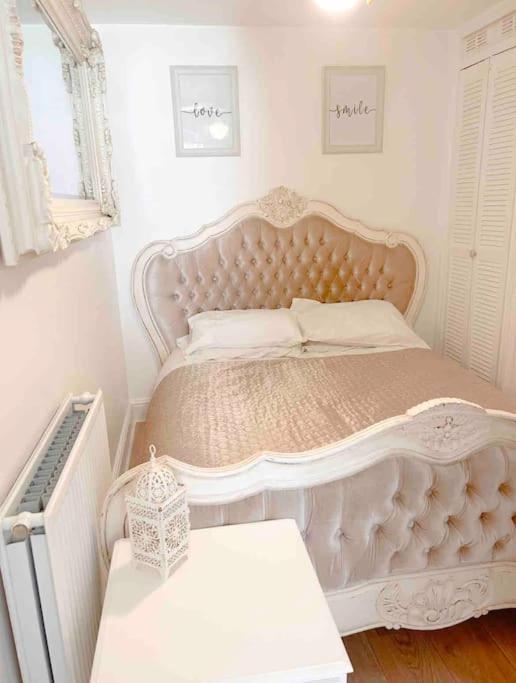 Lovely Two Bedroom Apartment, With Private Garden! Торки Экстерьер фото